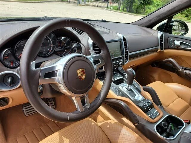 2014 Porsche 958 Cayenne Turbo S - Image 3 of 4