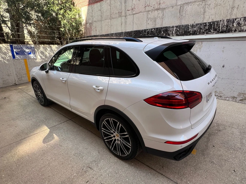 2017 Porsche 958 Cayenne Turbo - Image 4 of 16