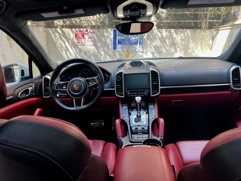 2017 Porsche 958 Cayenne Turbo - Image 8 of 16