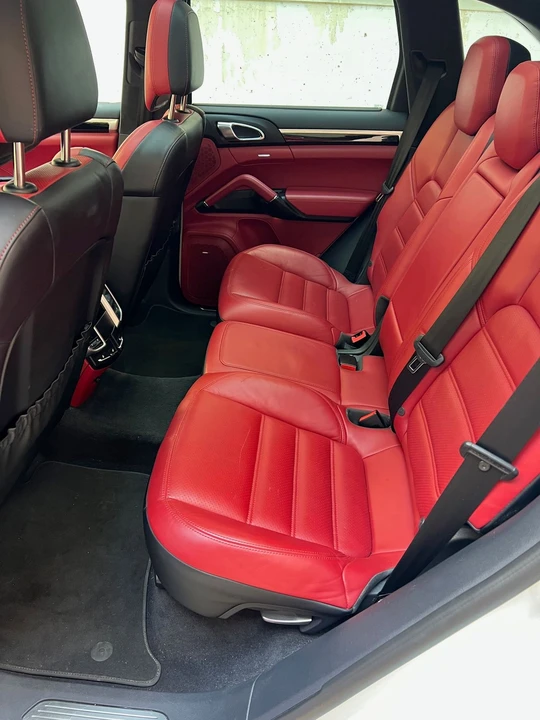 2017 Porsche 958 Cayenne Turbo - Image 9 of 16