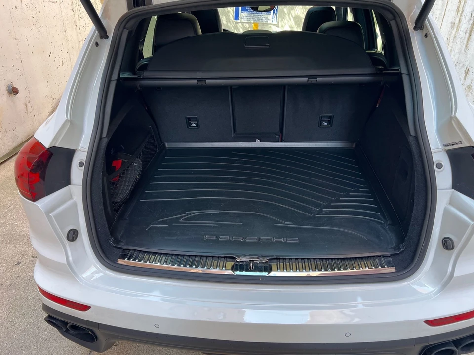 2017 Porsche 958 Cayenne Turbo - Image 10 of 16