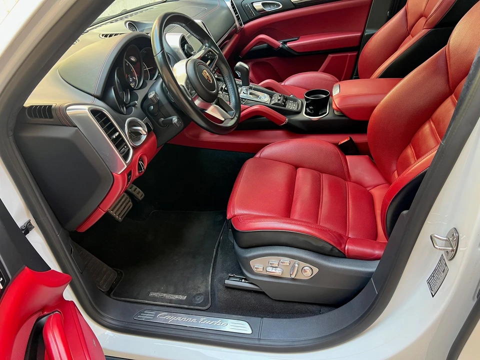 2017 Porsche 958 Cayenne Turbo - Image 15 of 16
