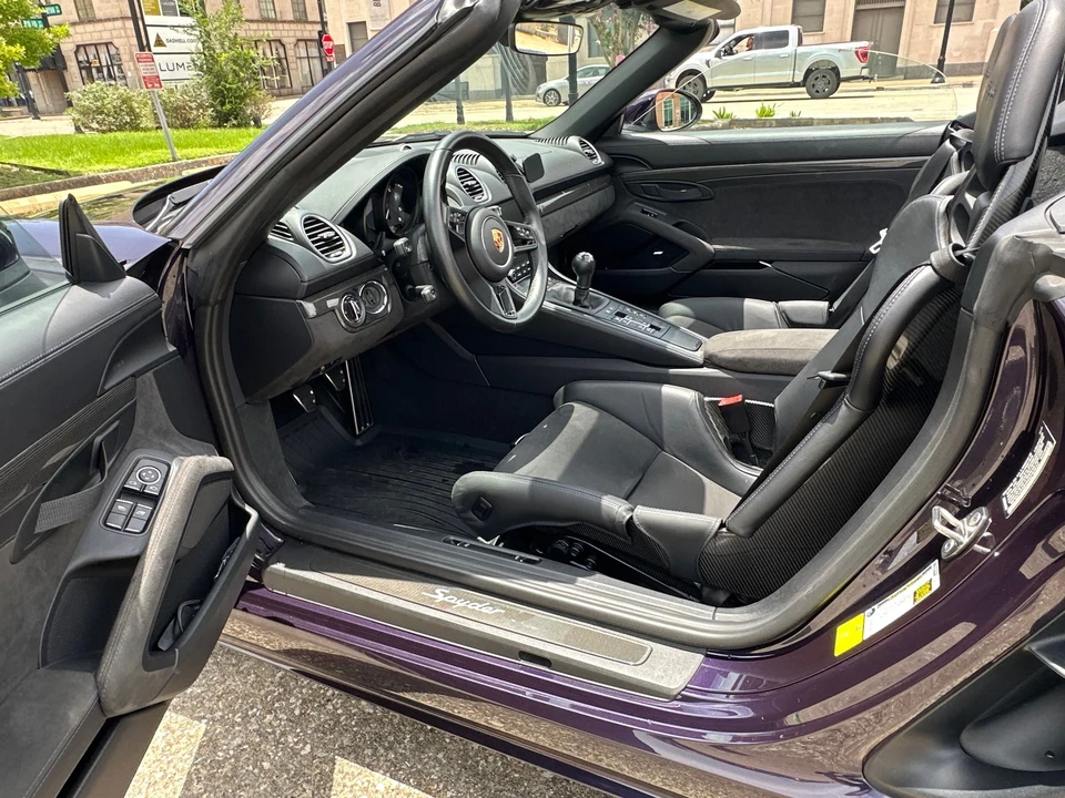 2021 Porsche 718 Boxster Spyder - Image 8 of 15