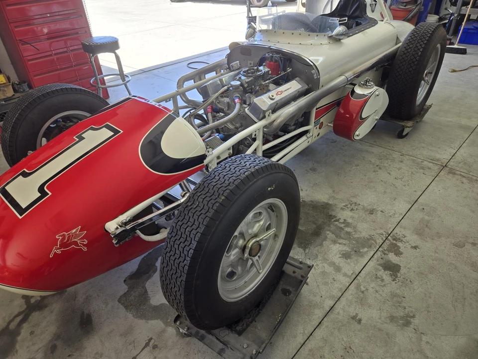 Vehicle image 18 of 31