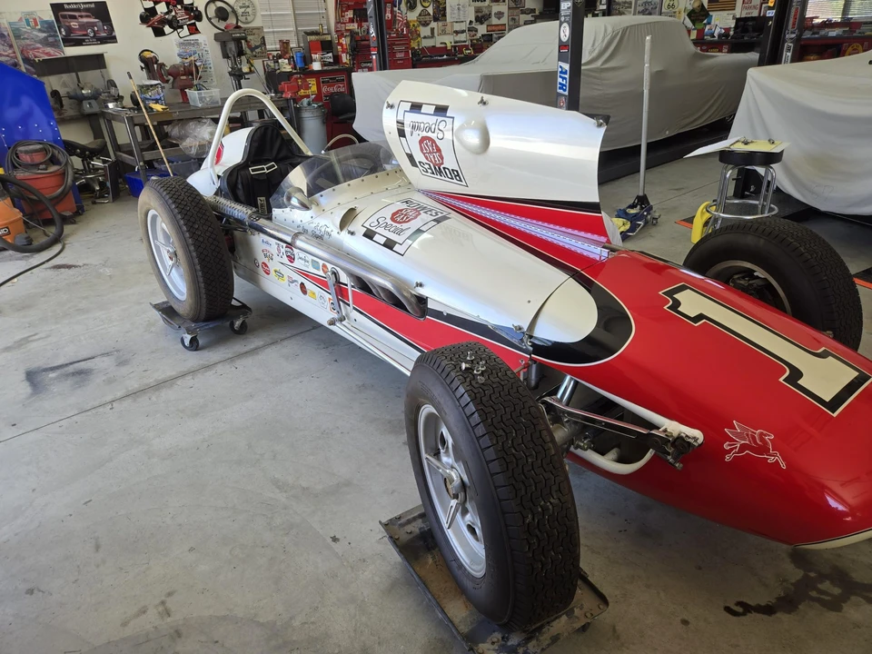 Vehicle image 15 of 31