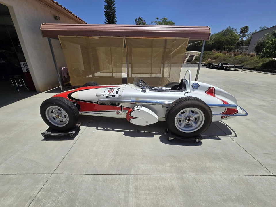 Vehicle image 10 of 31