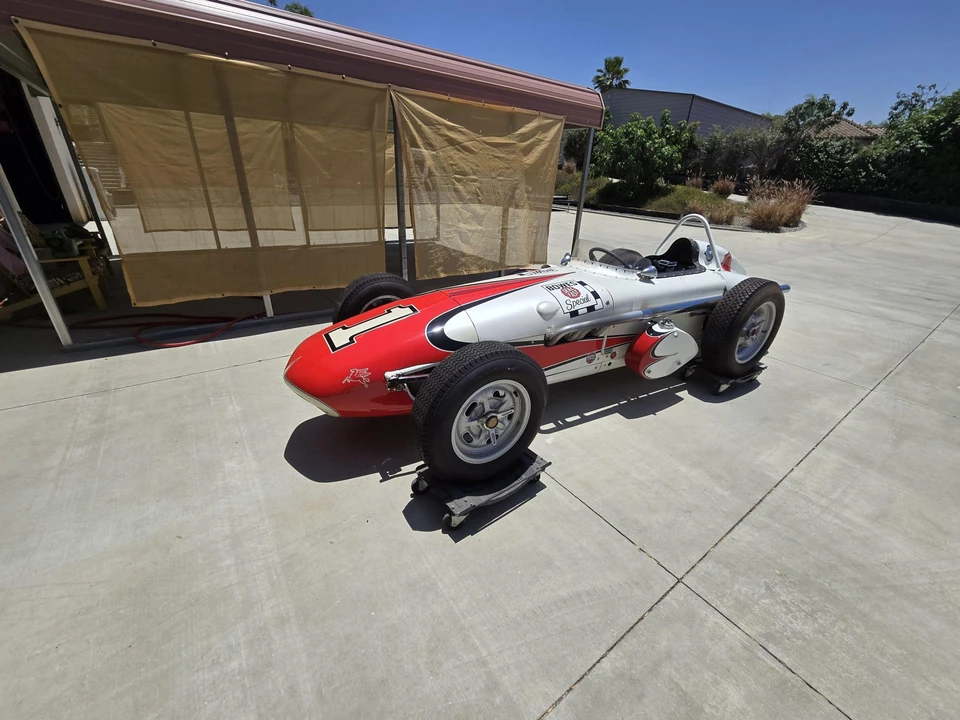 Vehicle image 9 of 31