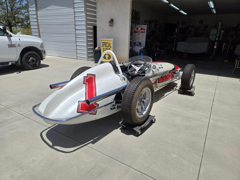 Vehicle image 13 of 31