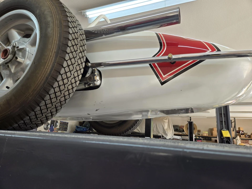 Vehicle image 23 of 31