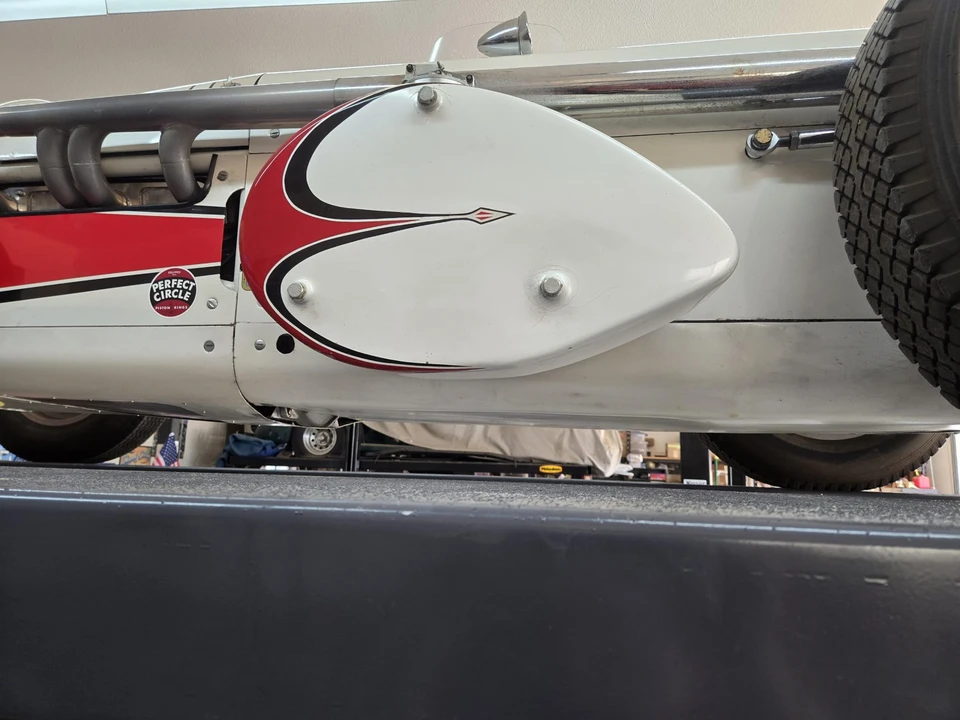 Vehicle image 25 of 31