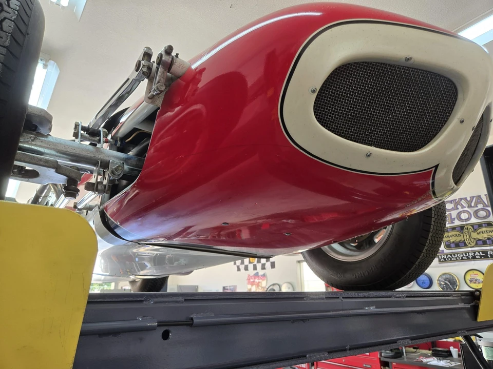 Vehicle image 29 of 31