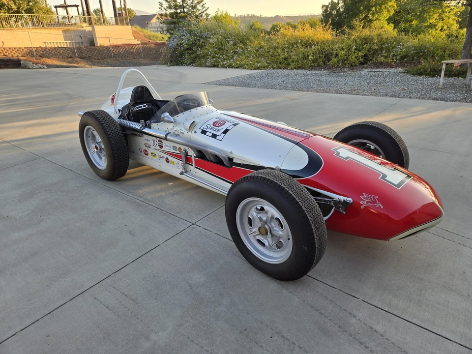 Vehicle image 2 of 31