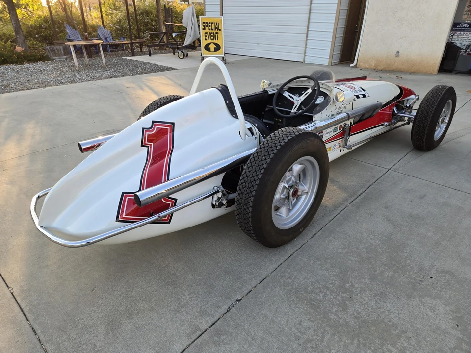 Vehicle image 6 of 31