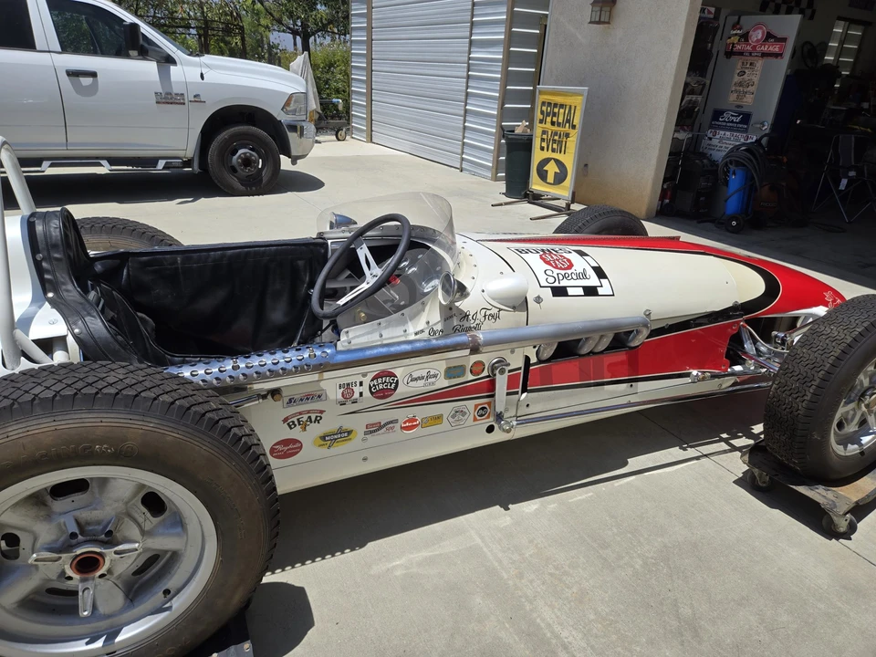 Vehicle image 14 of 31