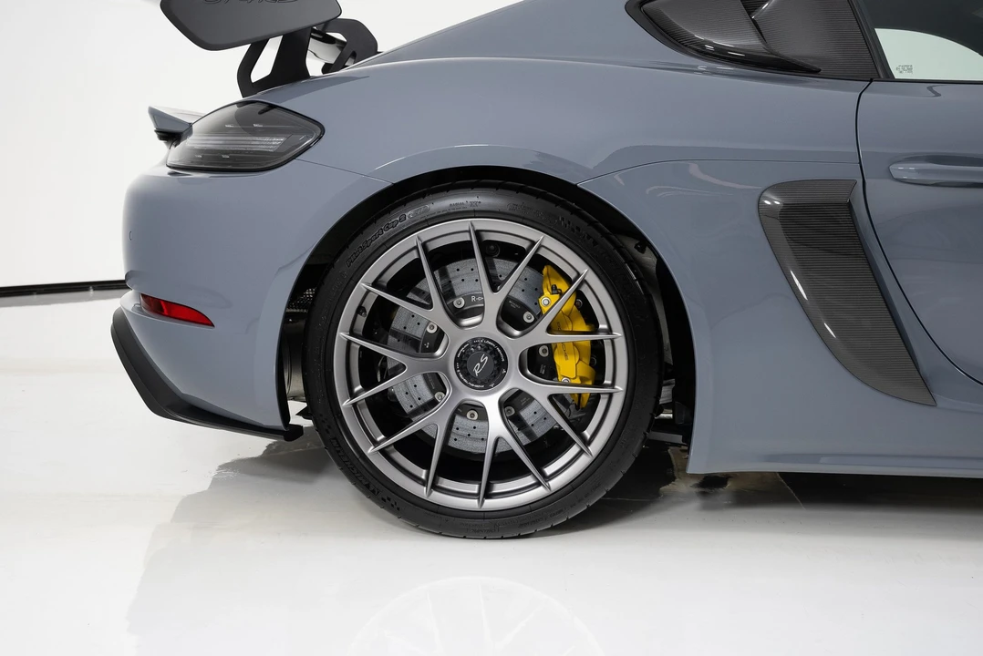 2023 Porsche 718 Cayman GT4 RS - Image 11 of 31