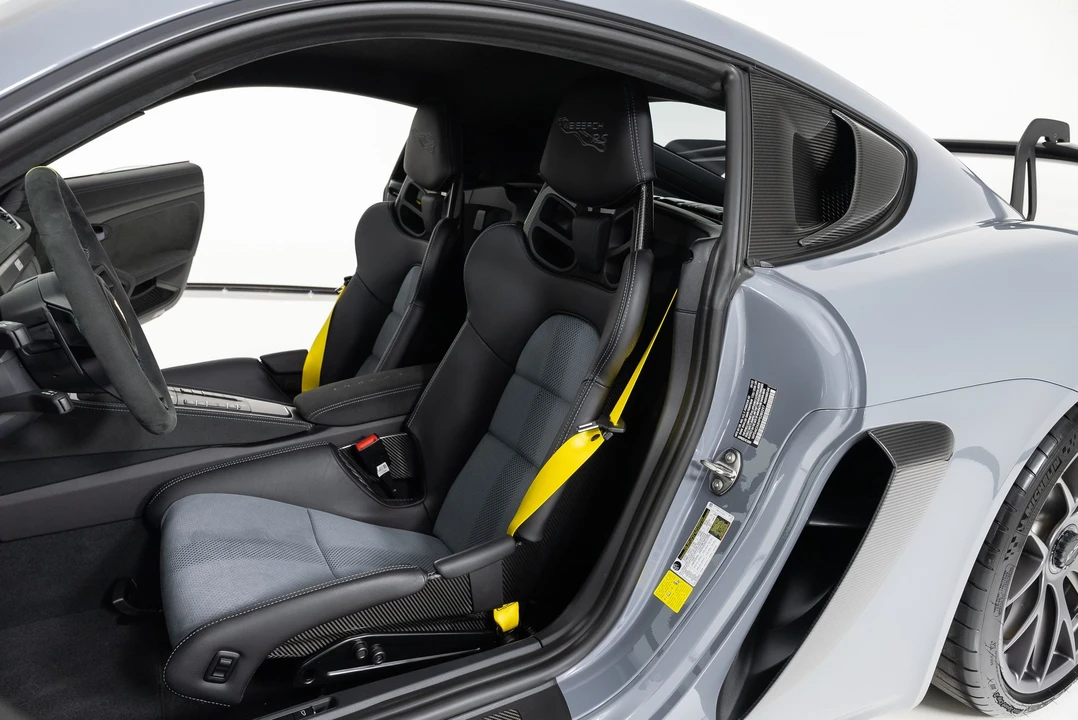 2023 Porsche 718 Cayman GT4 RS - Image 14 of 31