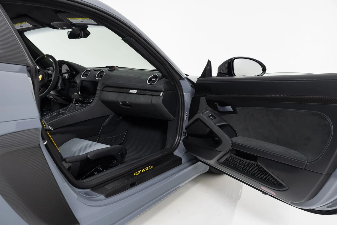 2023 Porsche 718 Cayman GT4 RS - Image 25 of 31