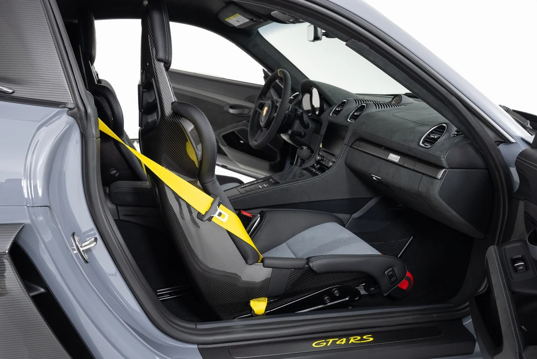 2023 Porsche 718 Cayman GT4 RS - Image 27 of 31