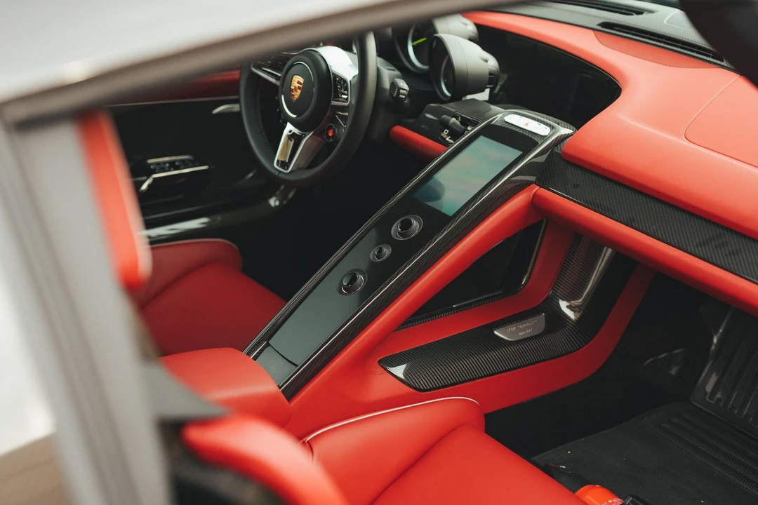 2015 Porsche 918 Spyder - Image 8 of 8