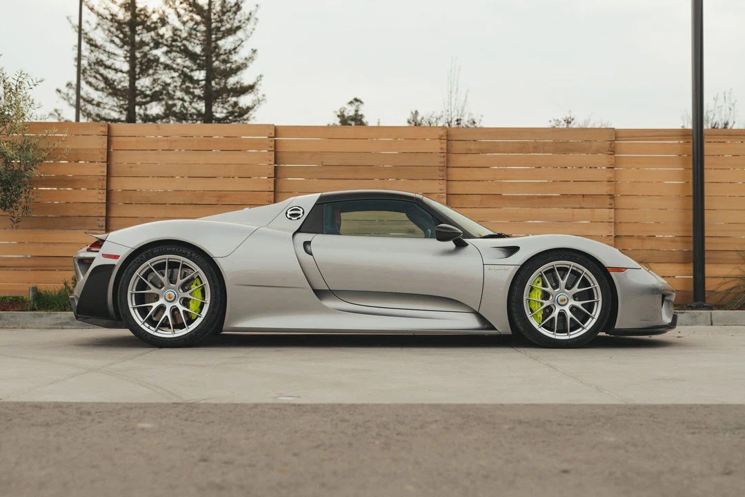 2015 Porsche 918 Spyder - Image 3 of 8
