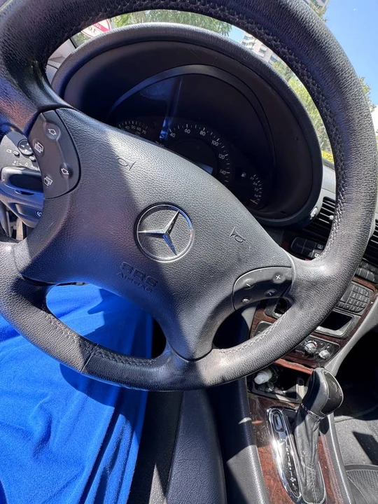 2004 Mercedes-Benz W203 C-Class - Image 9 of 12