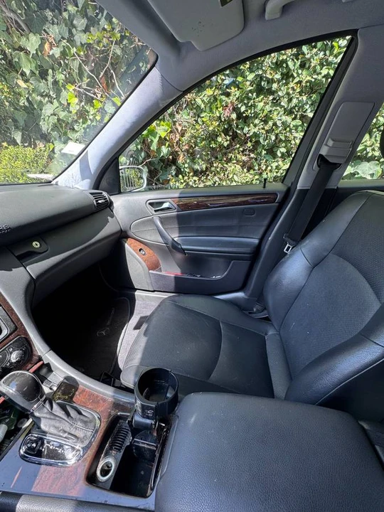 2004 Mercedes-Benz W203 C-Class - Image 10 of 12