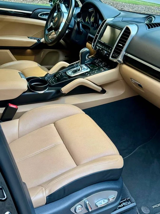 2016 Porsche 958 Cayenne - Image 4 of 7