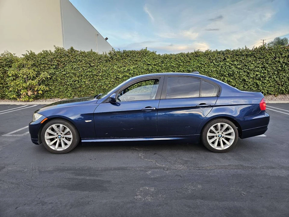 2011 BMW E90 3 Series Sedan - Image 4 of 22