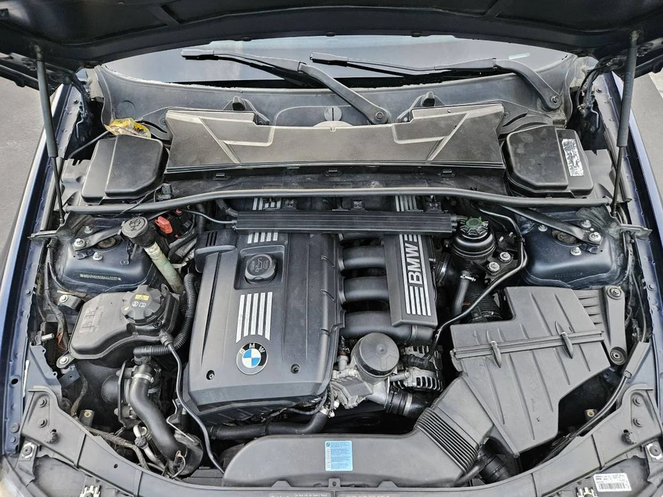 2011 BMW E90 3 Series Sedan - Image 14 of 22