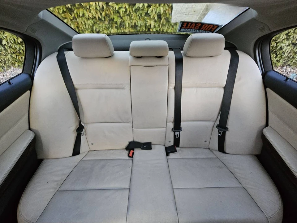 2011 BMW E90 3 Series Sedan - Image 13 of 22