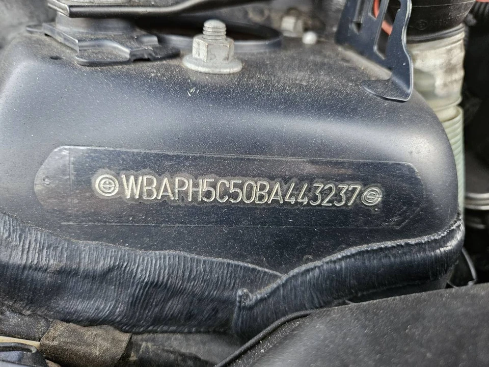 2011 BMW E90 3 Series Sedan - Image 15 of 22