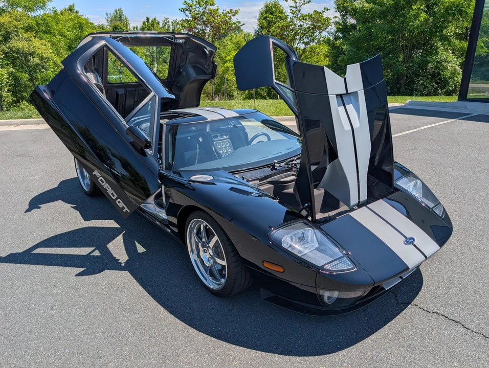 2006 Ford GT 1st Gen - Image 19 of 31