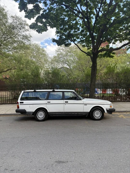 1993 Volvo 245 - Image 3 of 18