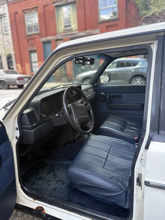 1993 Volvo 245 - Image 6 of 18