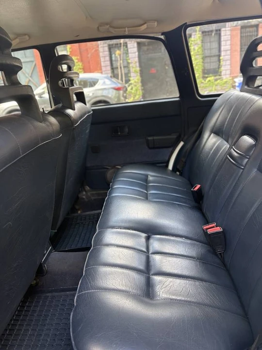 1993 Volvo 245 - Image 13 of 18