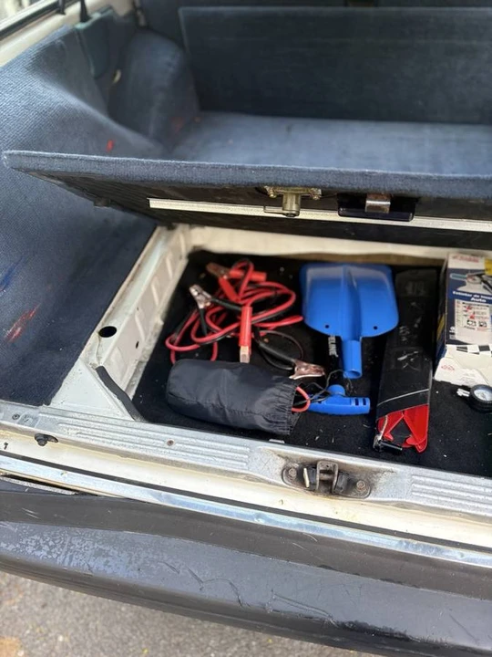 1993 Volvo 245 - Image 17 of 18