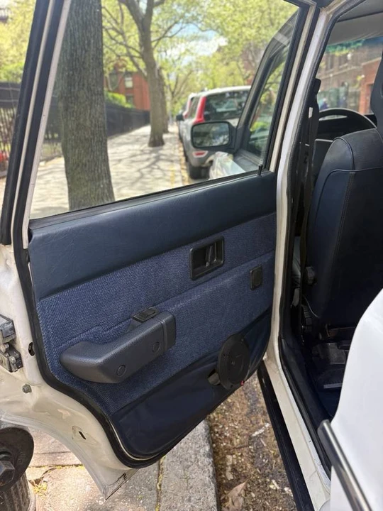 1993 Volvo 245 - Image 12 of 18