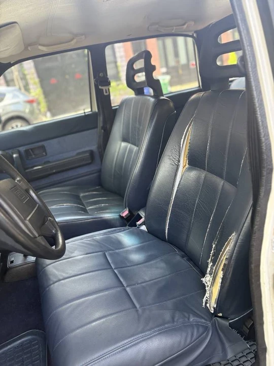 1993 Volvo 245 - Image 7 of 18