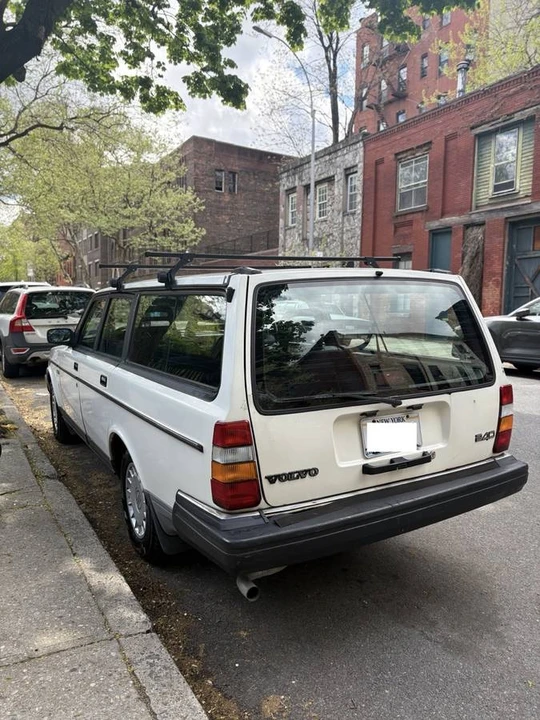 1993 Volvo 245 - Image 4 of 18