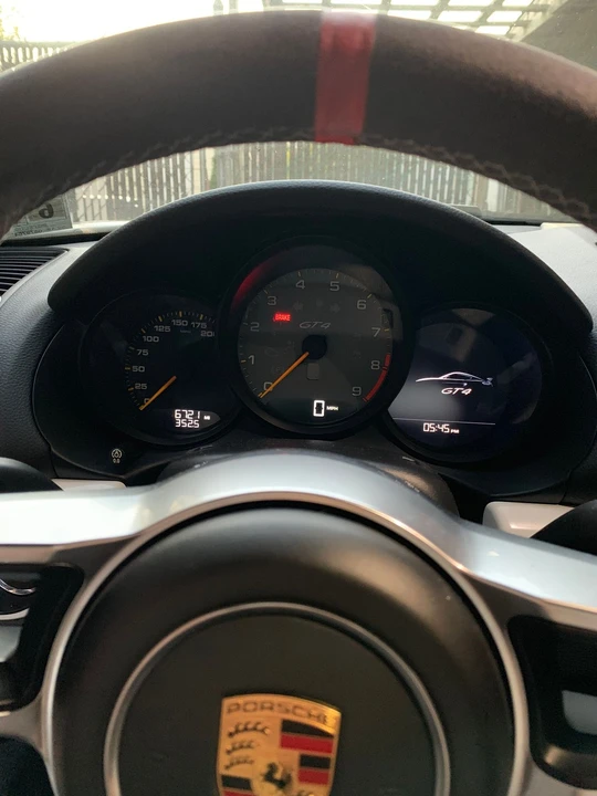 2016 Porsche 981 Cayman GT4 - Image 6 of 7