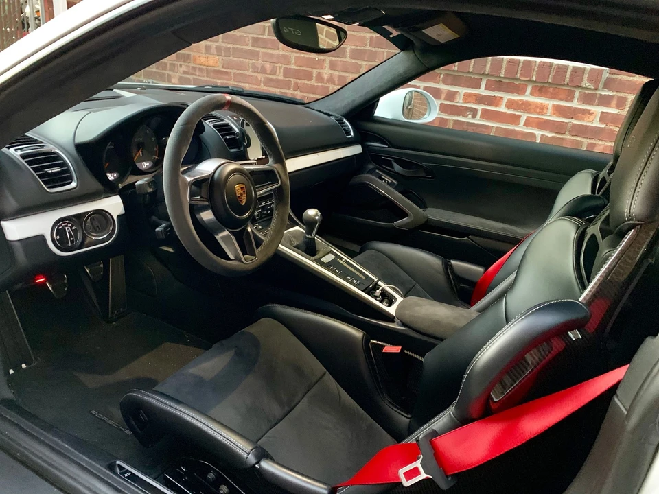 2016 Porsche 981 Cayman GT4 - Image 3 of 7