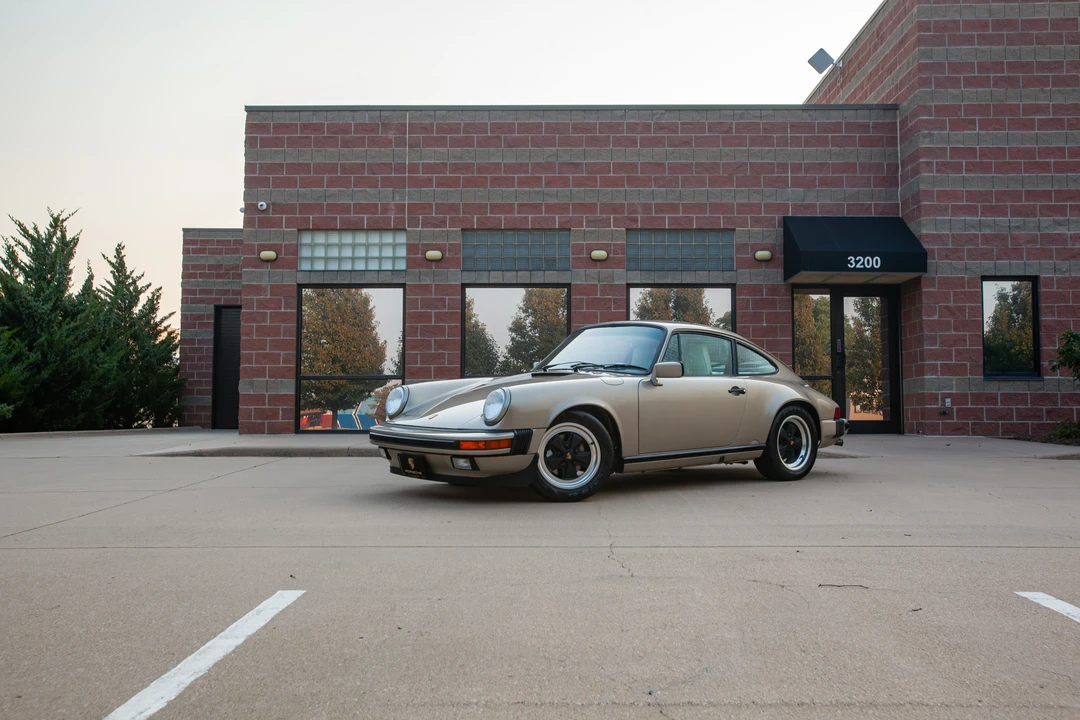 1987 Porsche 911 Carrera 3.2 - Image 2 of 31