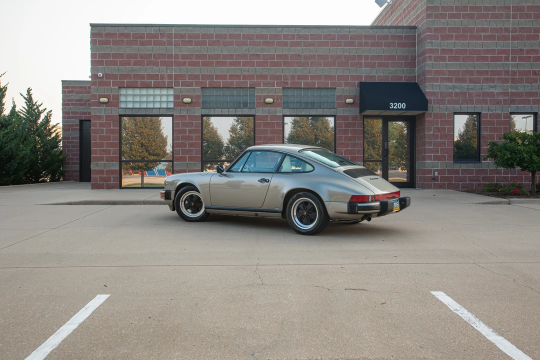 1987 Porsche 911 Carrera 3.2 - Image 12 of 31