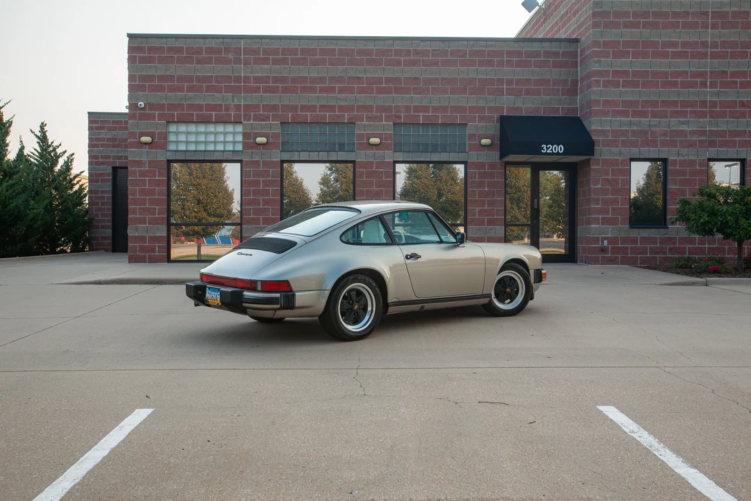 1987 Porsche 911 Carrera 3.2 - Image 10 of 31