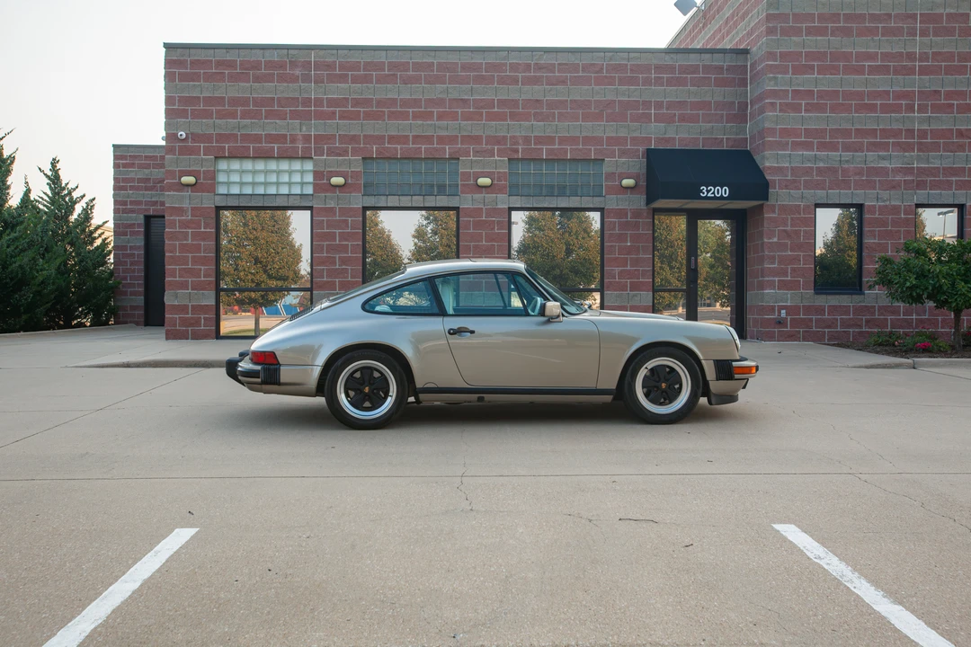 1987 Porsche 911 Carrera 3.2 - Image 9 of 31
