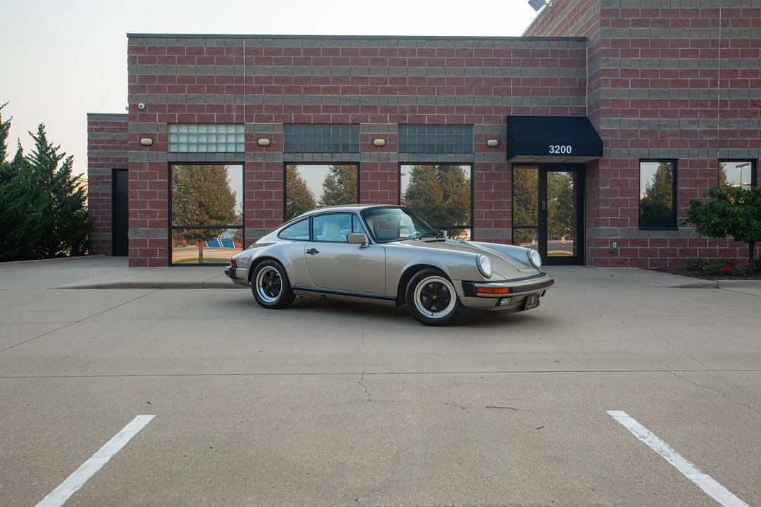 1987 Porsche 911 Carrera 3.2 - Image 8 of 31