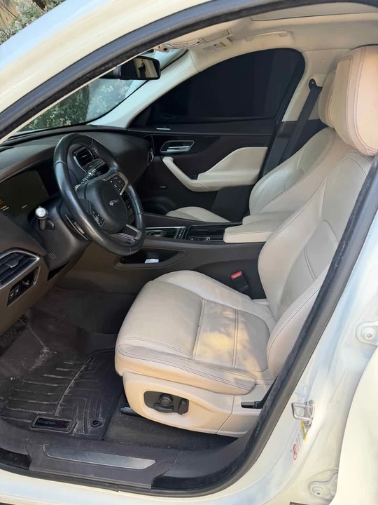 2018 Jaguar F-Pace - Image 9 of 10