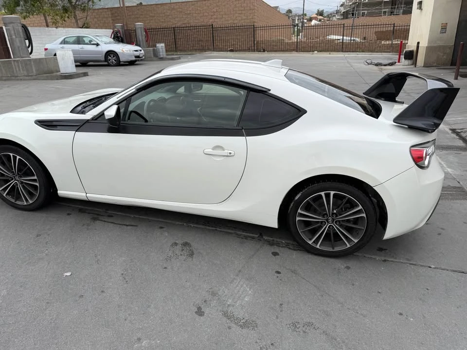 Scion FR-S - Image 3 of 8