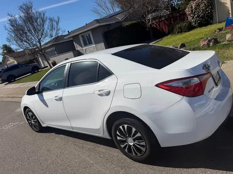 2014 Toyota Corolla 11th Gen - Image 3 of 8