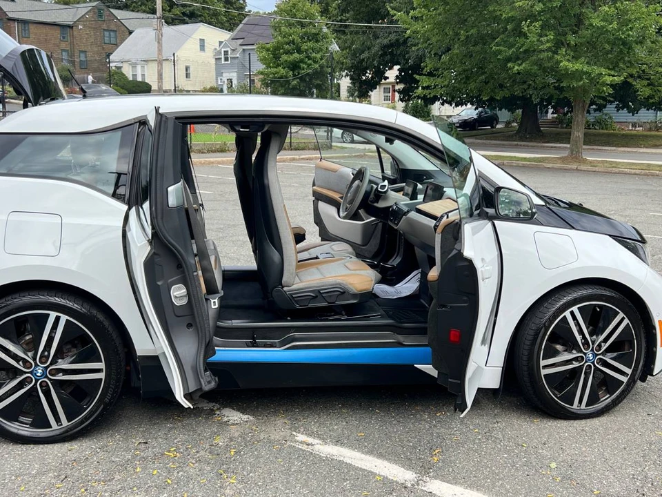 2016 BMW i3 - Image 12 of 21